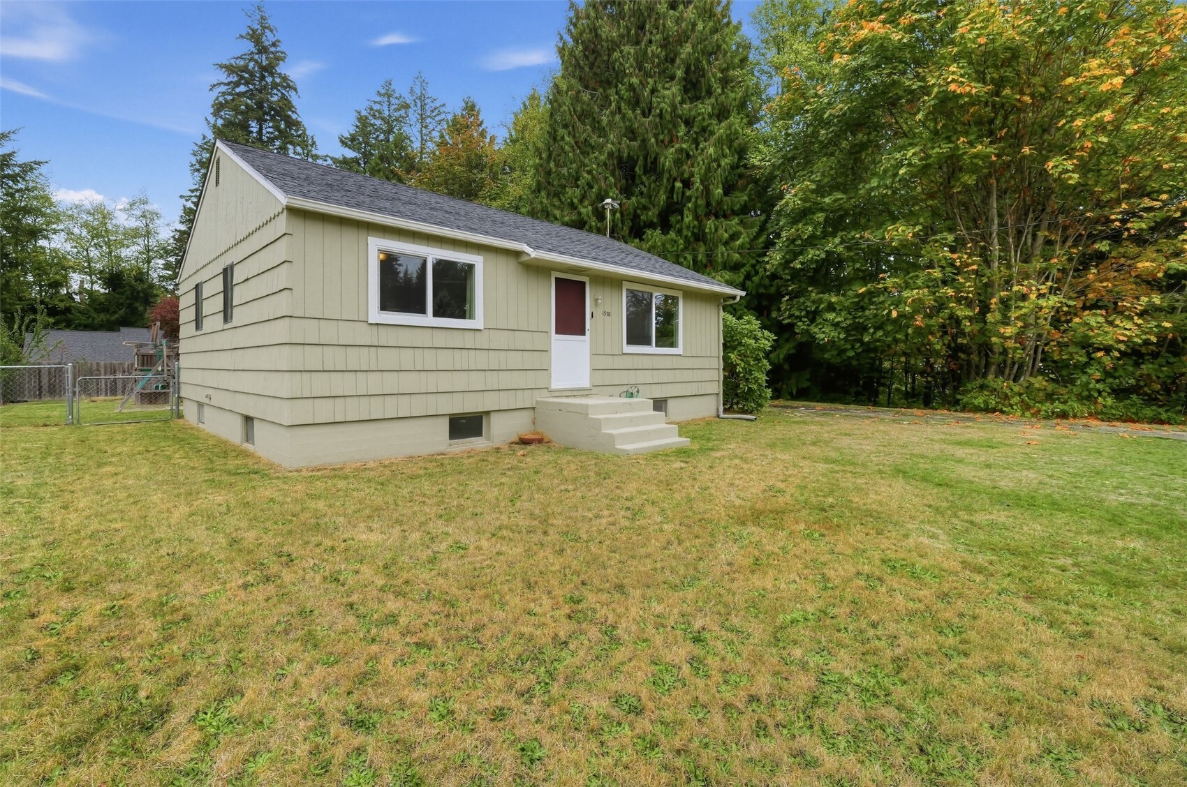 1370 Ne Vena Avenue Property Photo 1
