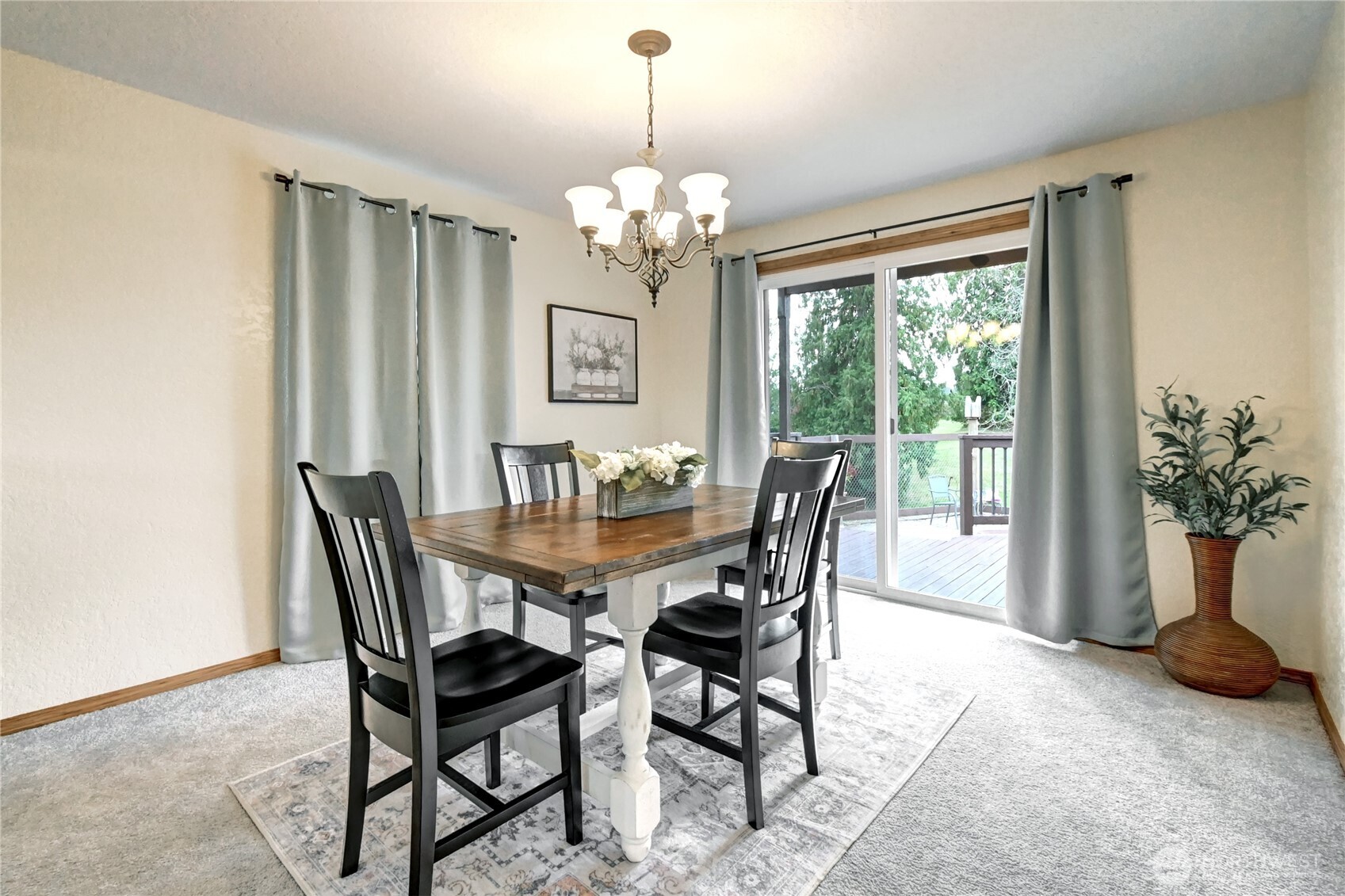 12120 7th Place Property Photo 6