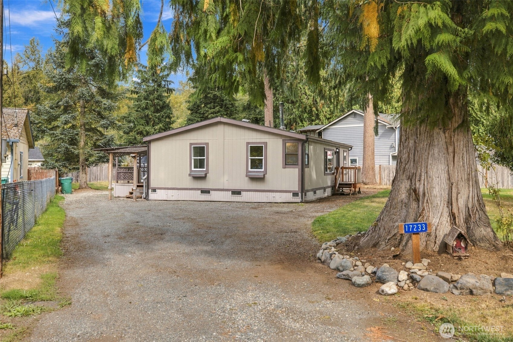 17233 119th Place Property Photo 2