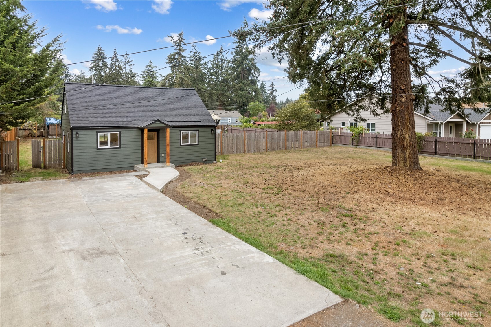 10228 Alaska Street Property Photo 3