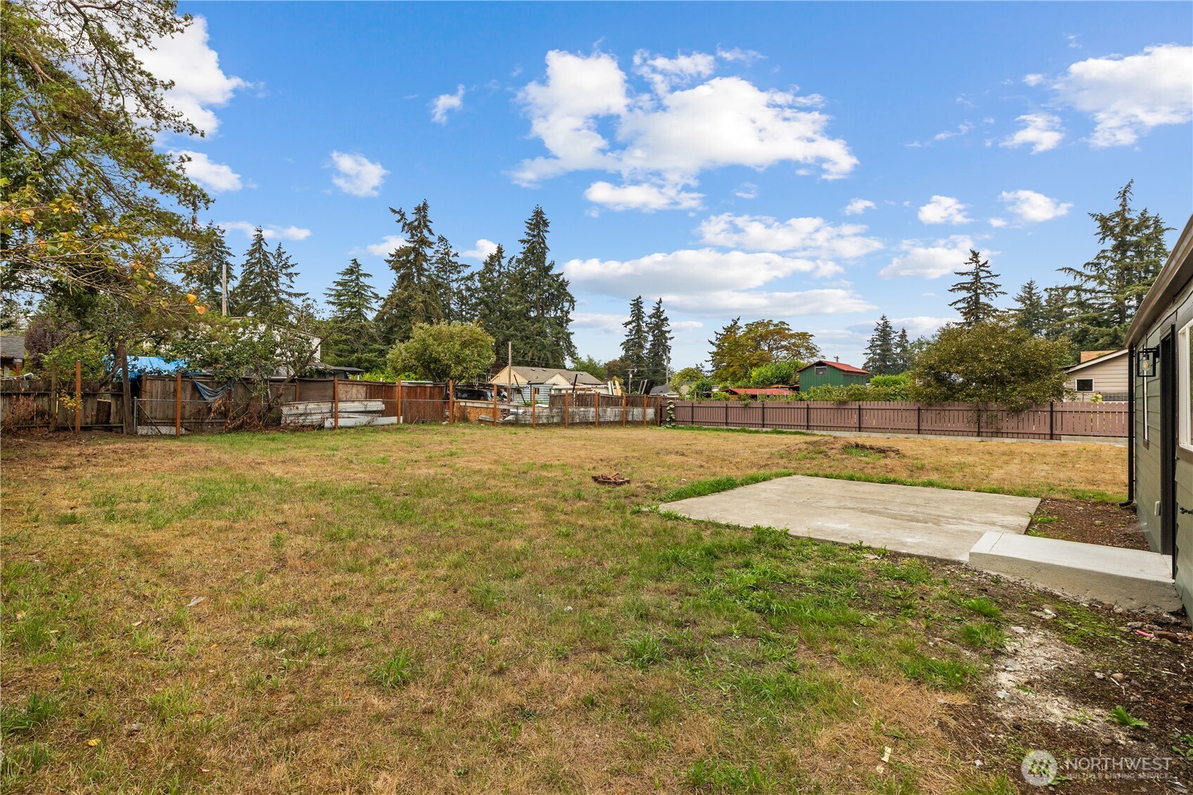 10228 Alaska Street Property Photo 4