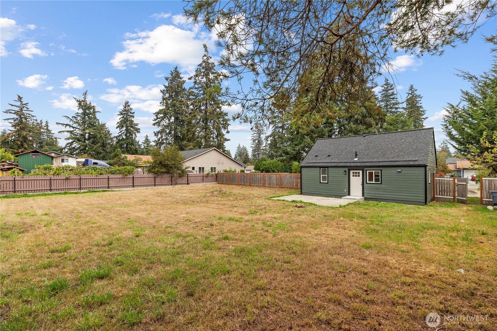 10228 Alaska Street Property Photo 5