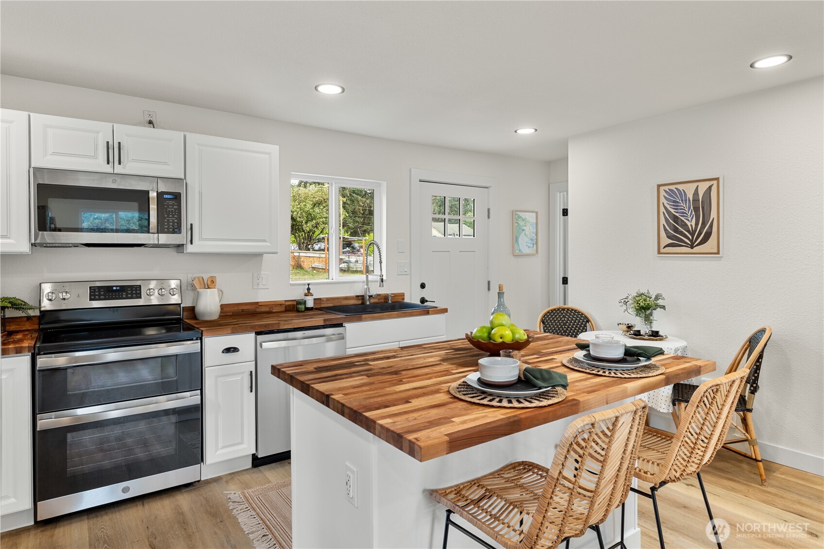 10228 Alaska Street Property Photo 13