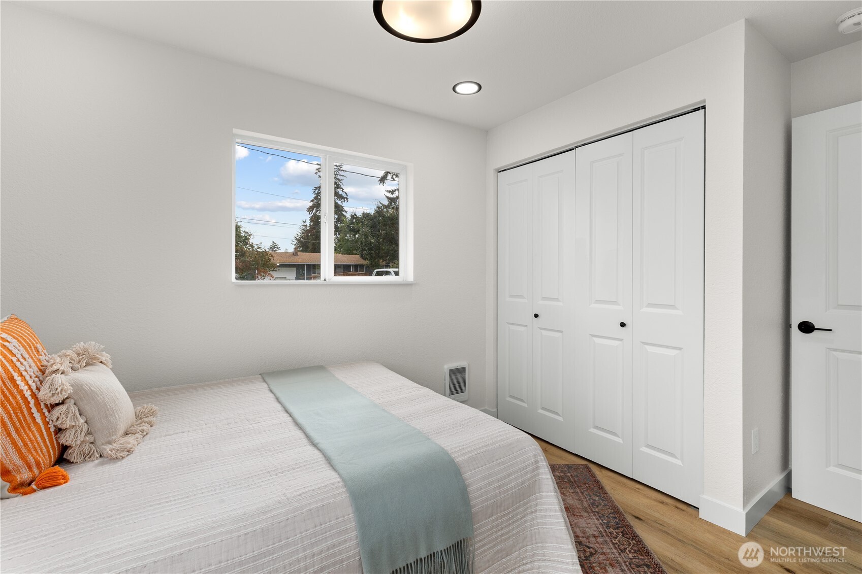 10228 Alaska Street Property Photo 16
