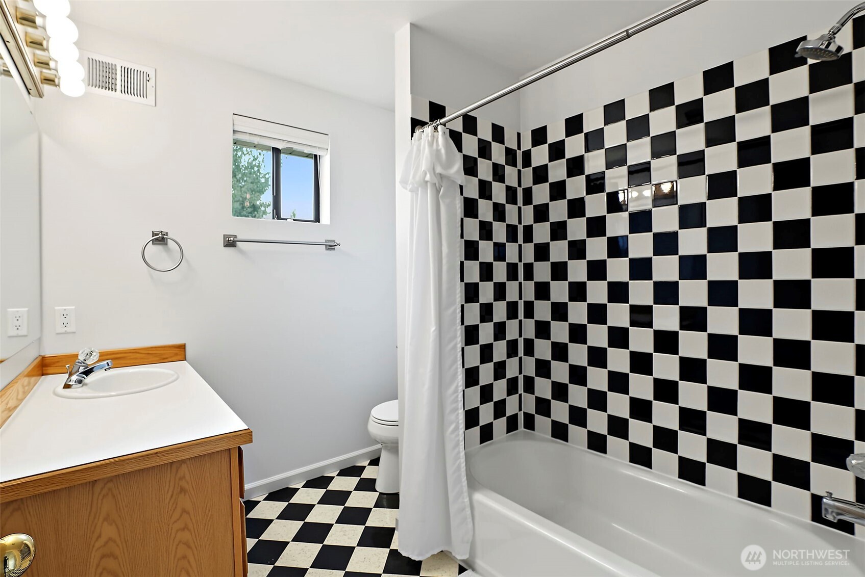 1202 33rd Street Property Photo 19