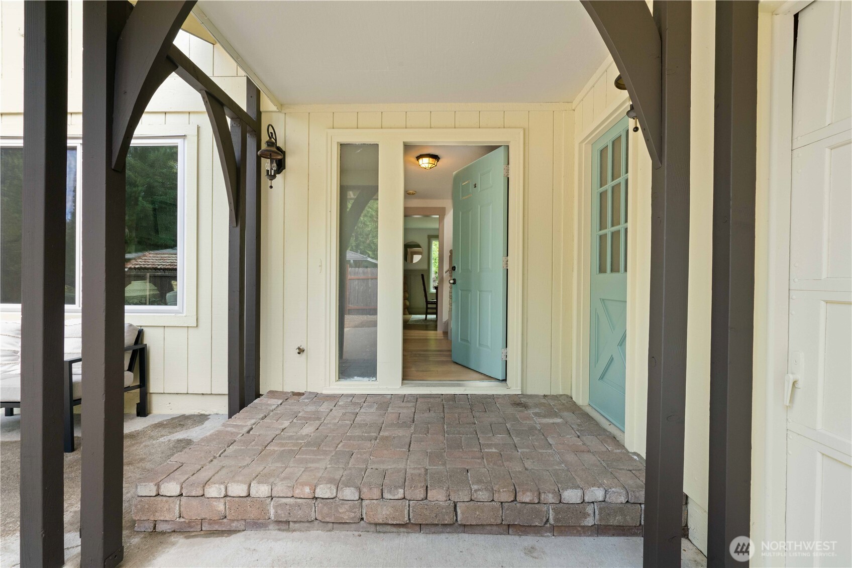 4514 Ferndale Court Property Photo 3