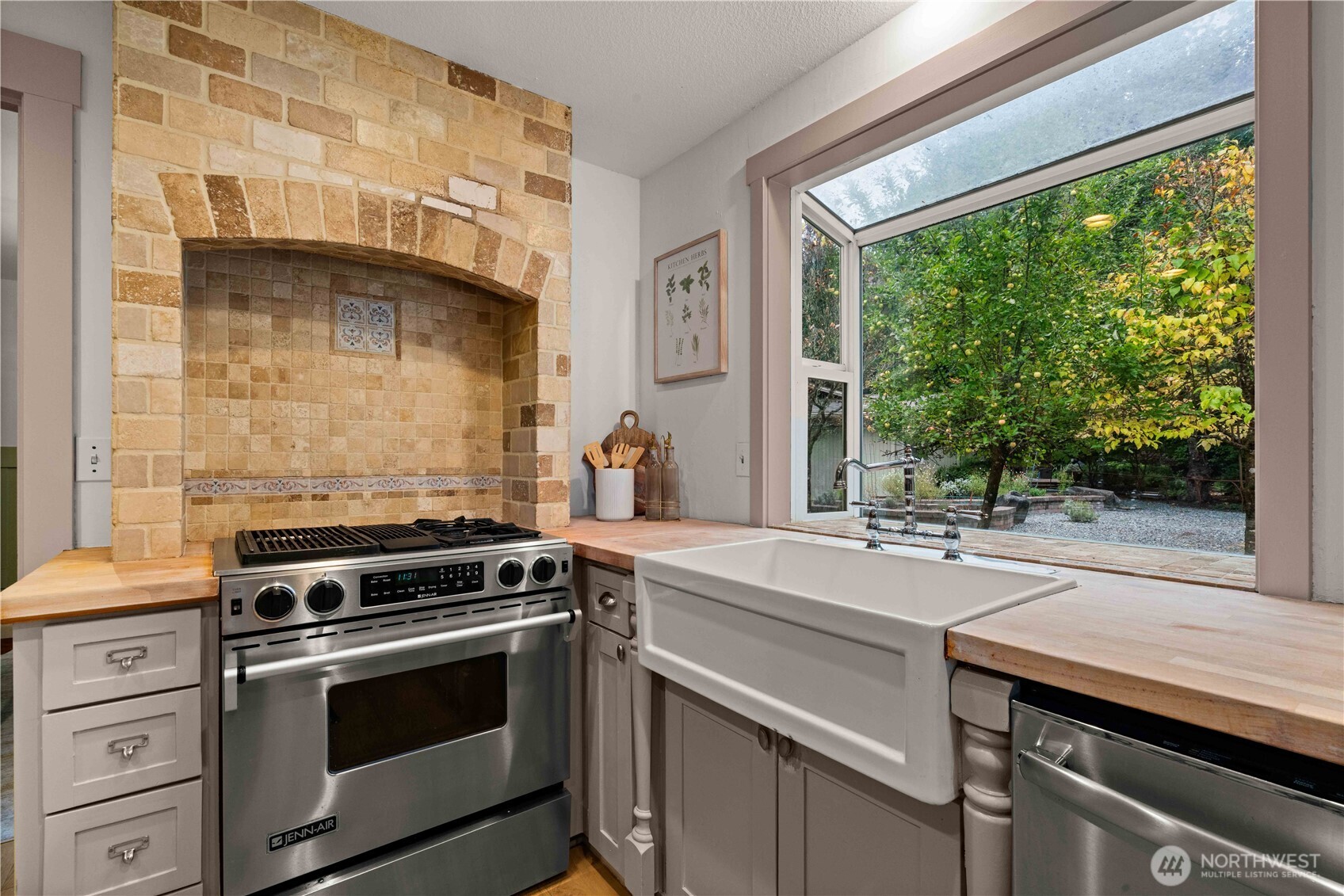 4514 Ferndale Court Property Photo 12