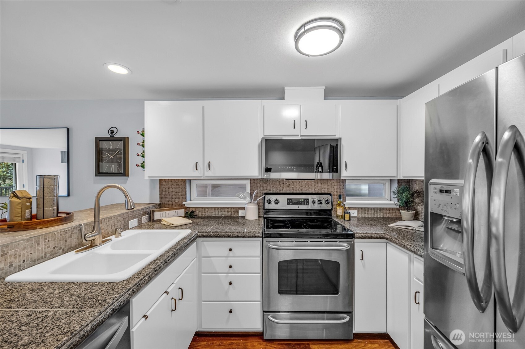 2230 Yale Avenue C Property Photo 5