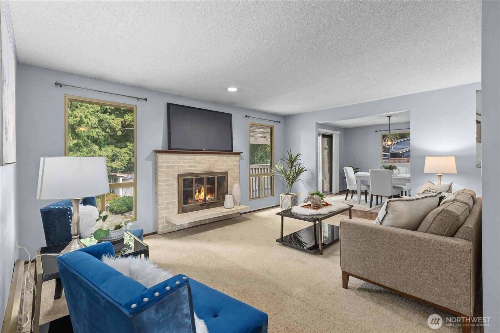 9917 38th Place Property Photo 4