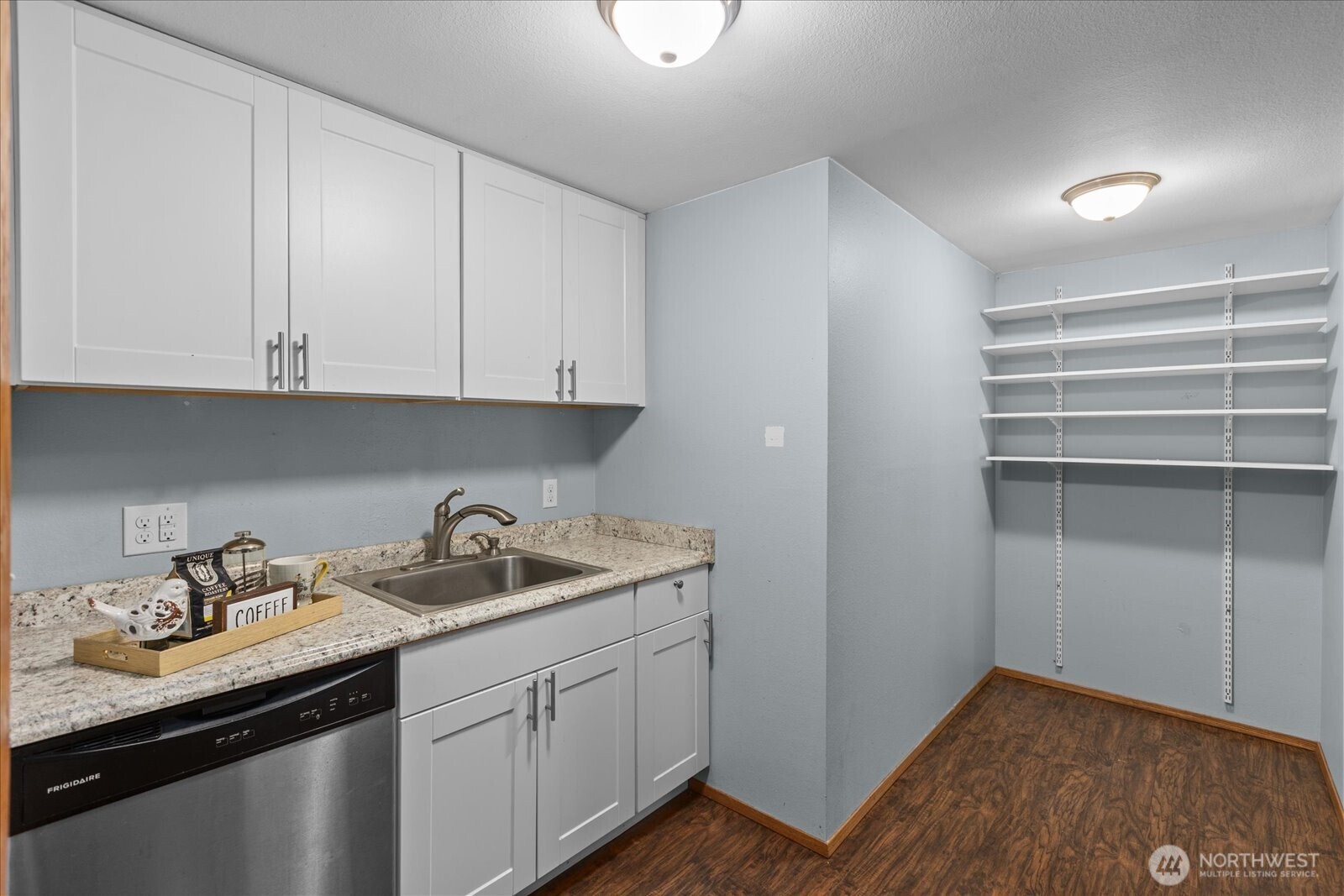 9917 38th Place Property Photo 24