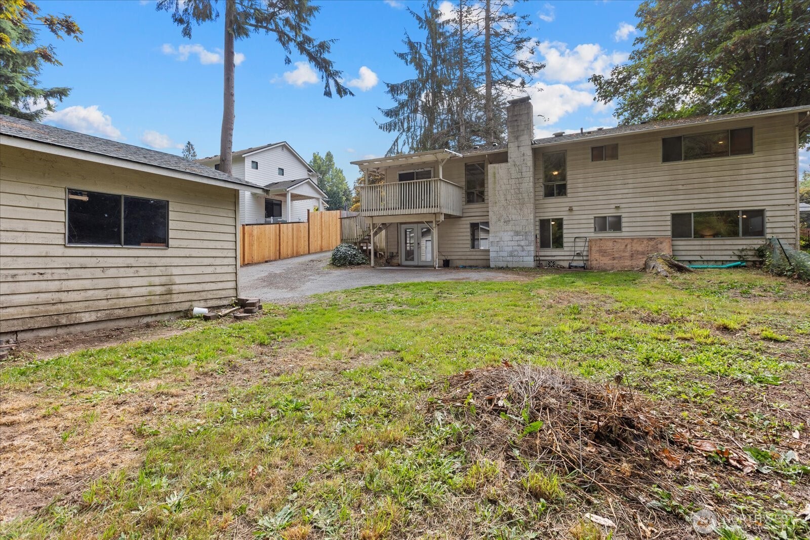9917 38th Place Property Photo 35