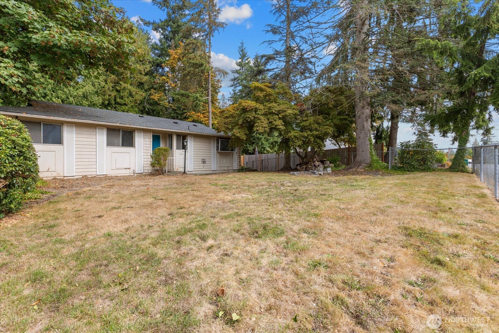 9917 38th Place Property Photo 36