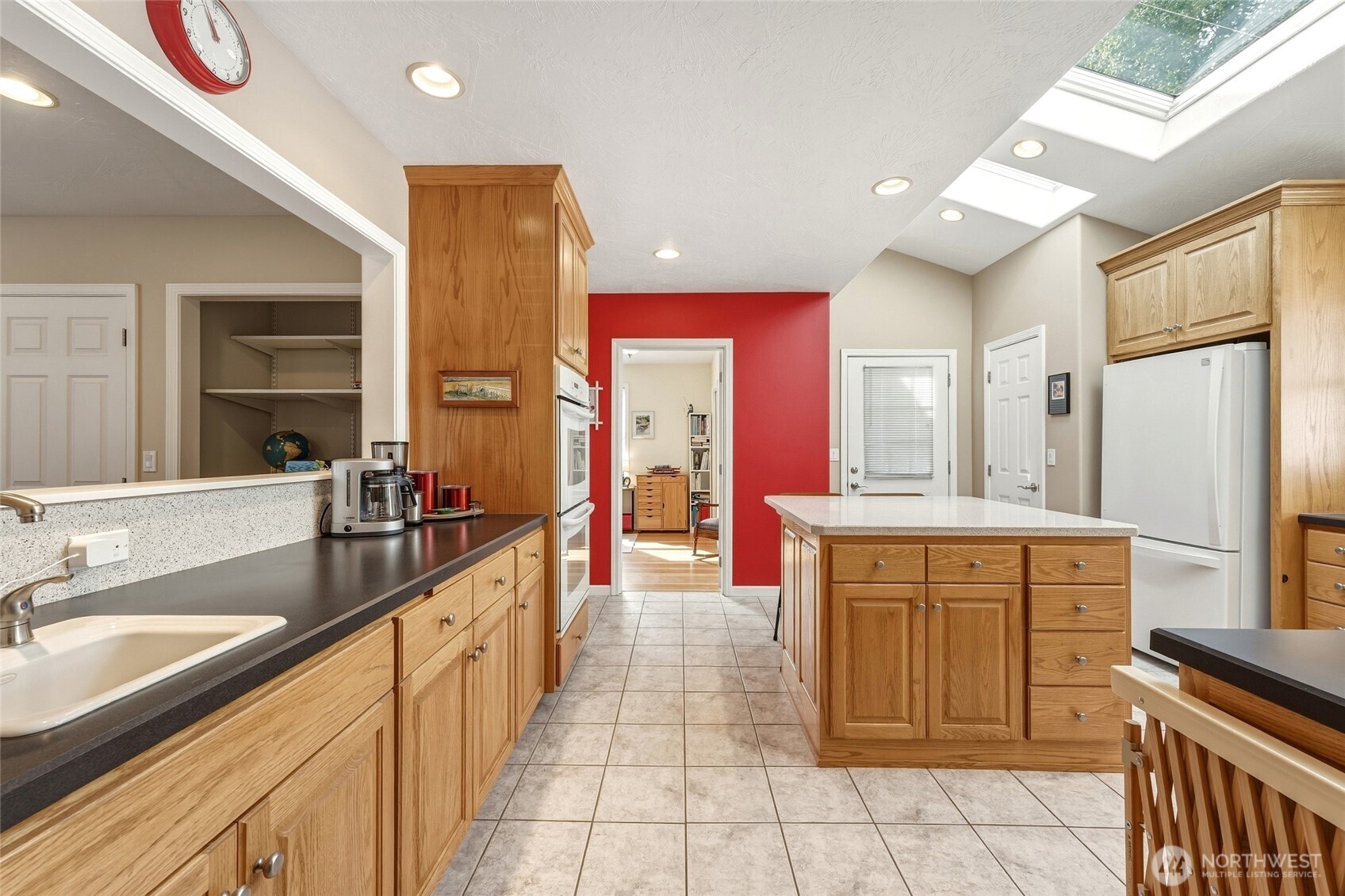 1510 Howard Street Property Photo 9