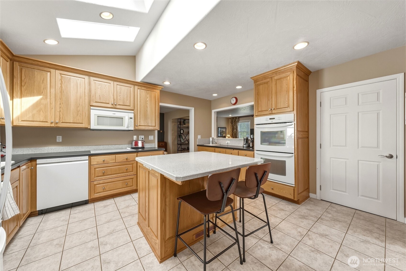 1510 Howard Street Property Photo 12