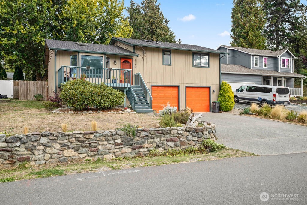 1289 Halsey Drive Property Photo 1