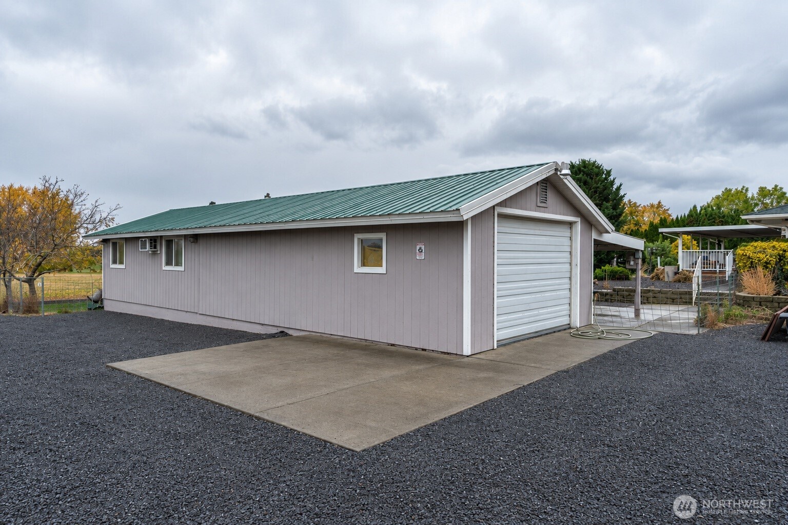 20271 Linden Road Property Photo 5