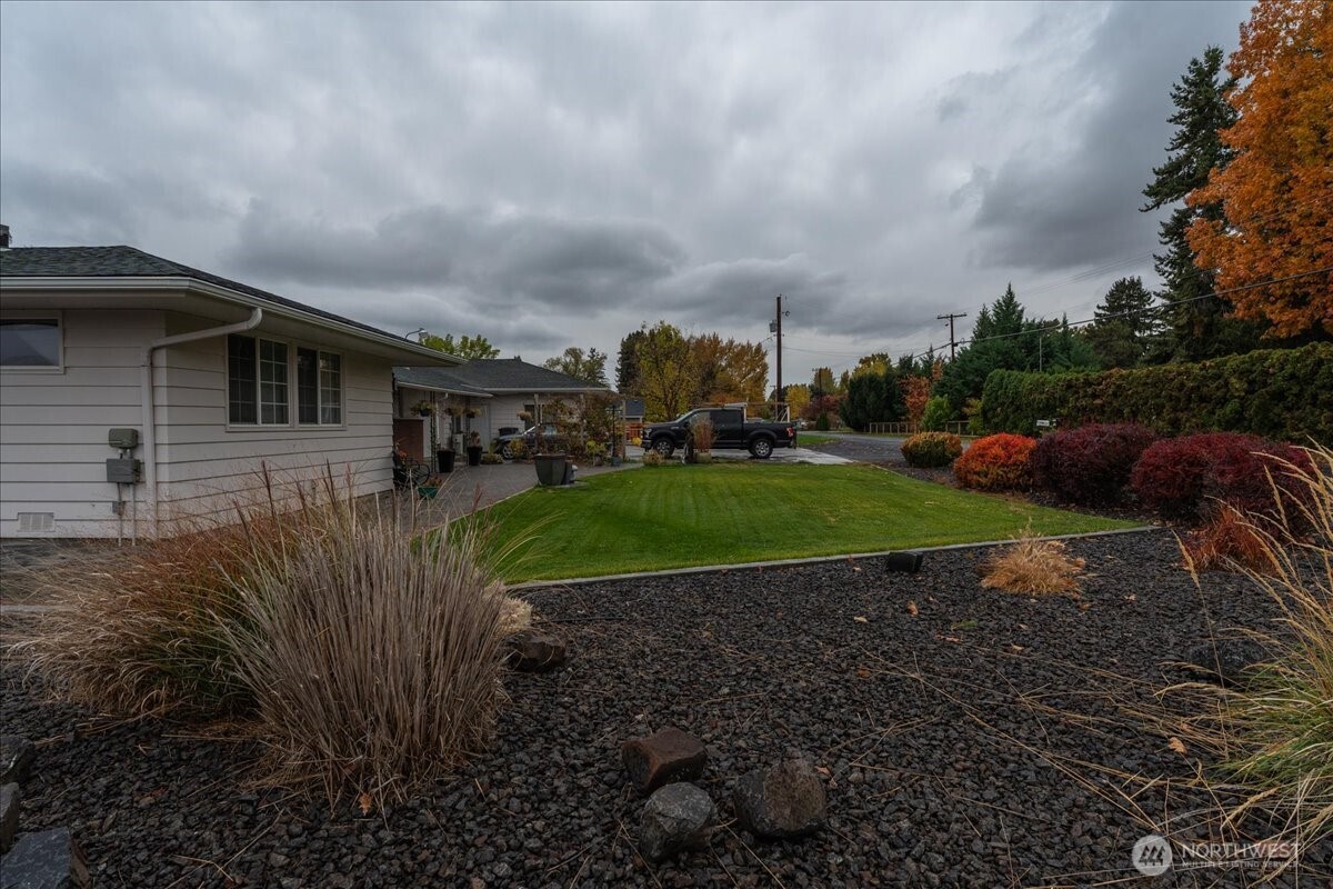 20271 Linden Road Property Photo 11