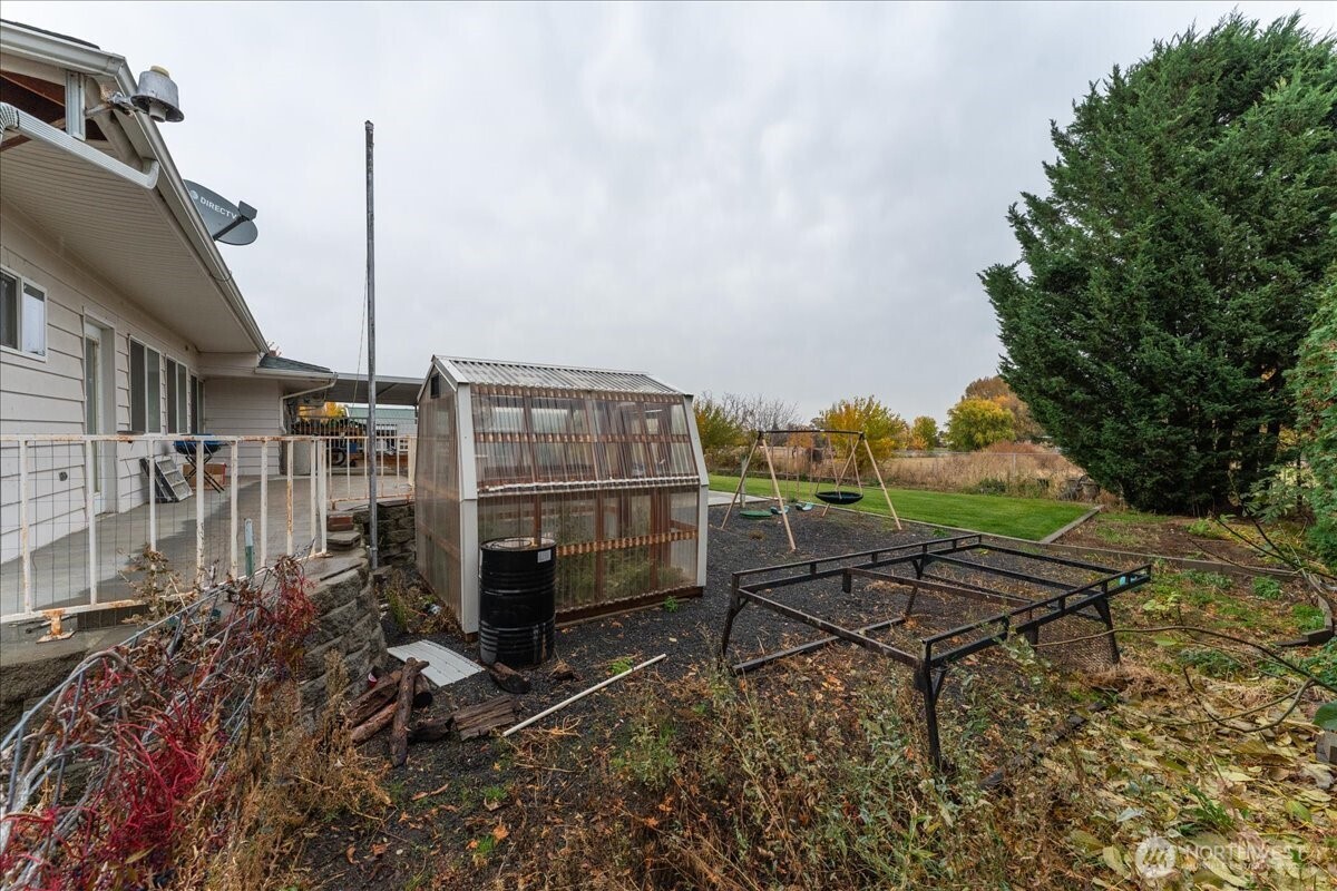 20271 Linden Road Property Photo 16