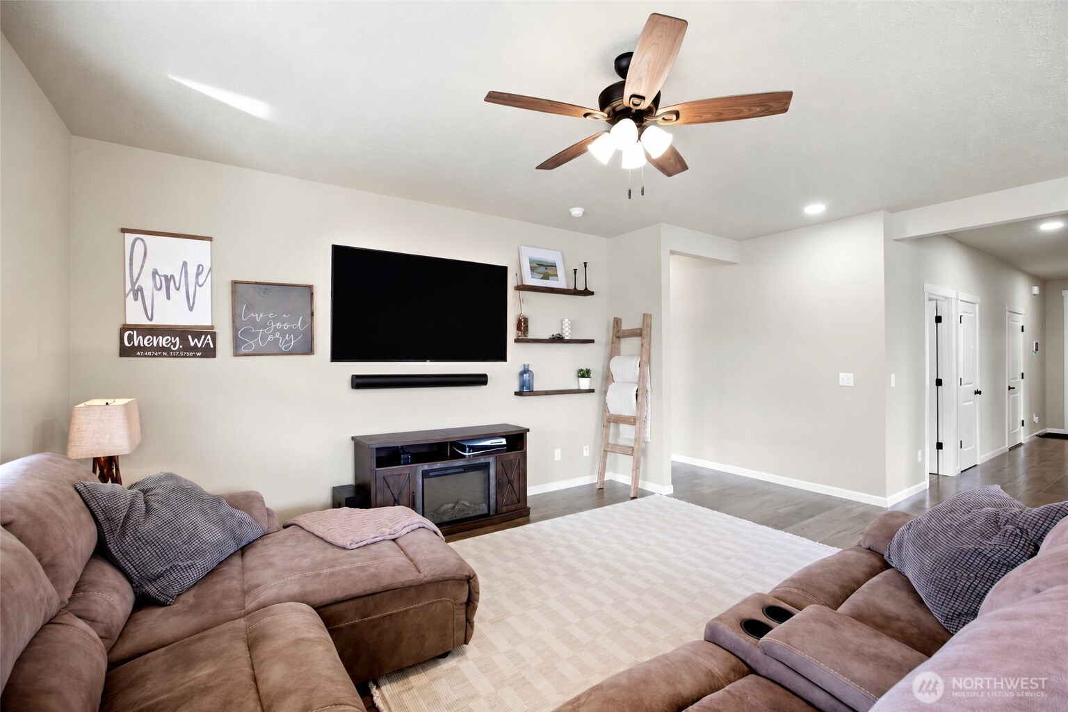 4709 W Wren Street Property Photo 15