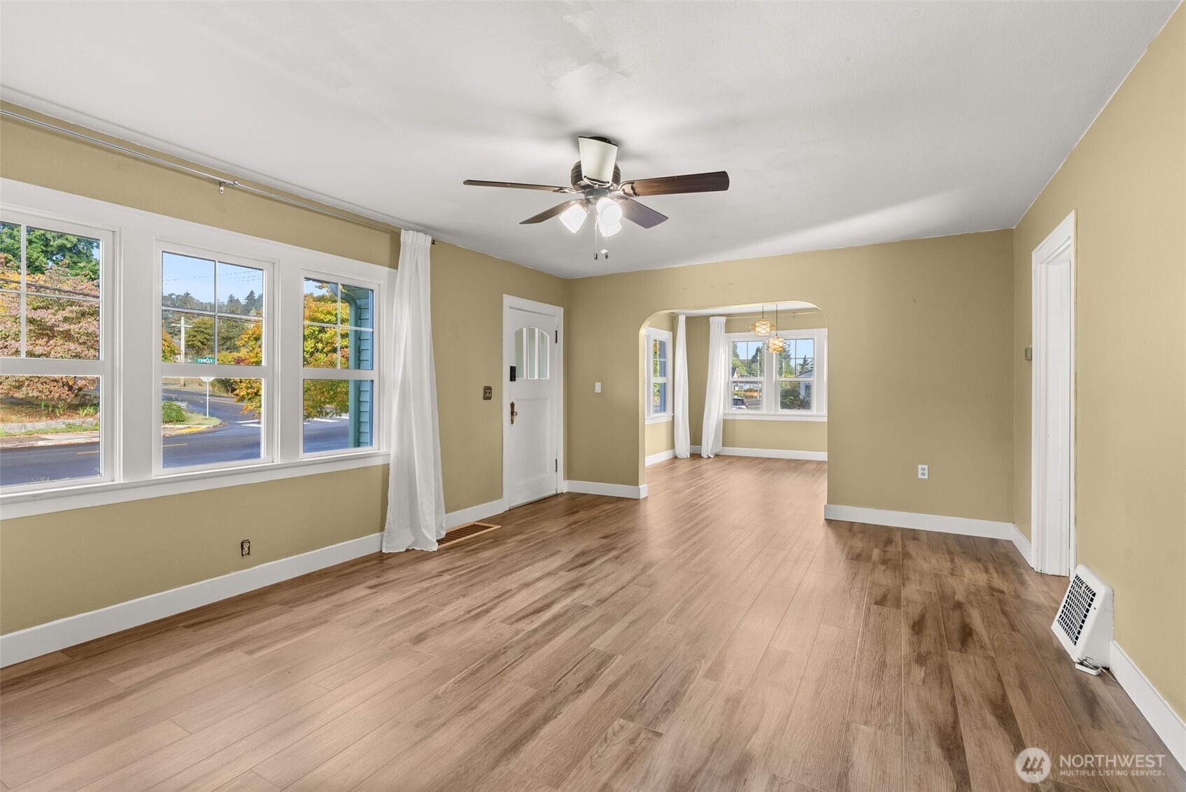 803 Fowler Street Property Photo 6