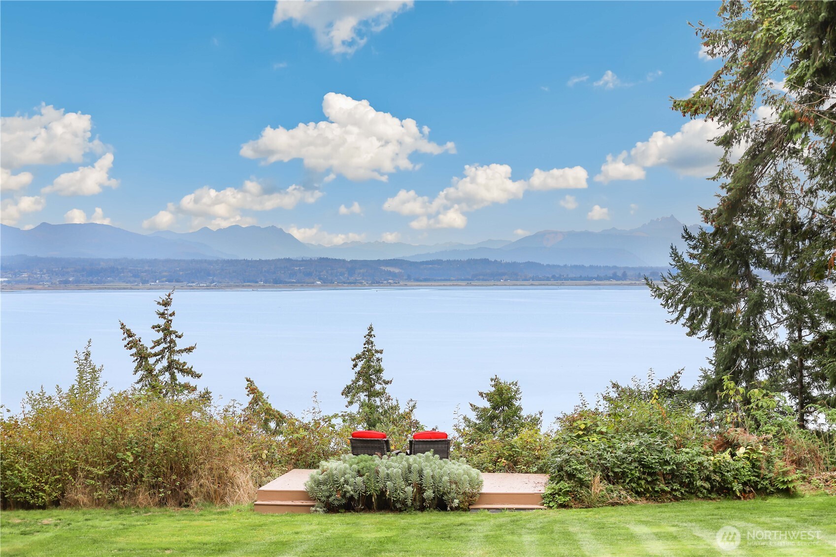 108 Livingston Bay Road Property Photo 2
