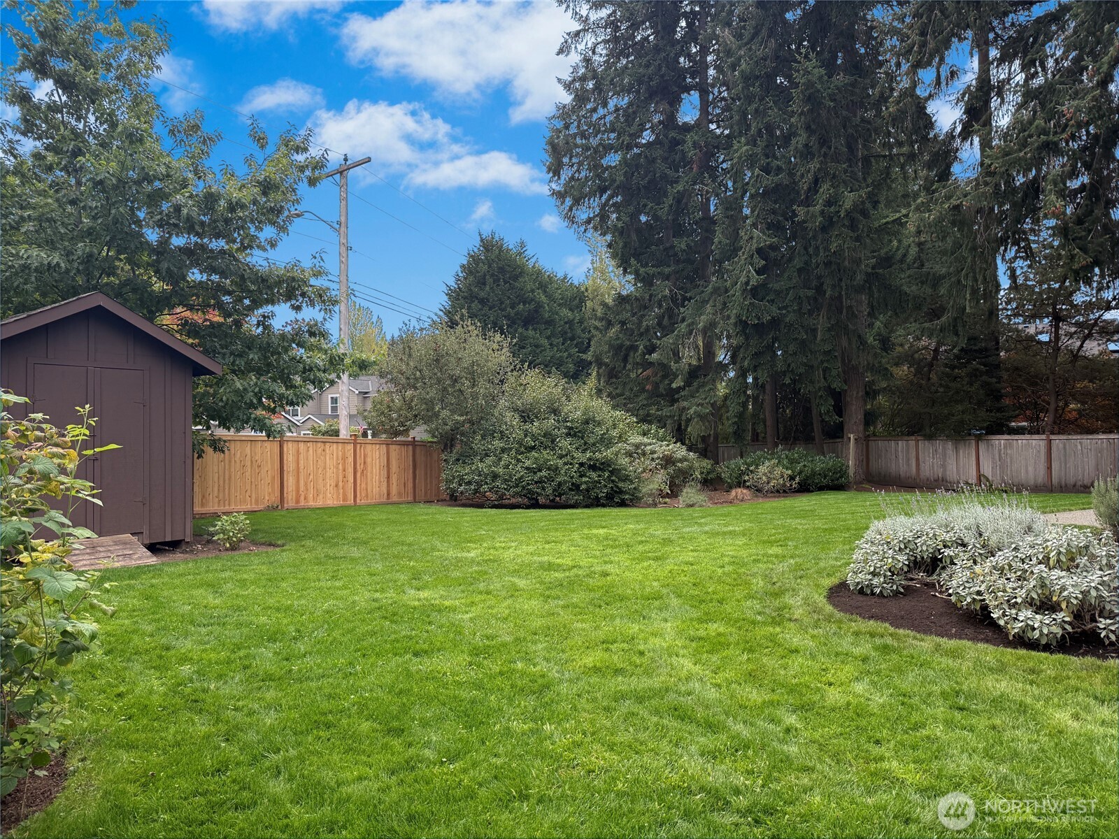 8748 Ne Rosario Place Property Photo 2