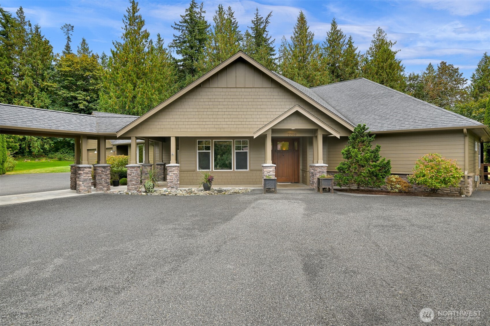 2259 Regency Place Property Photo 3