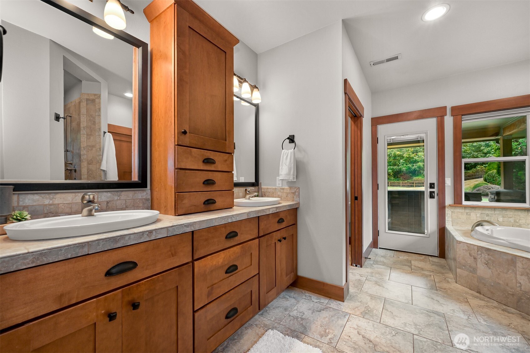 2259 Regency Place Property Photo 22