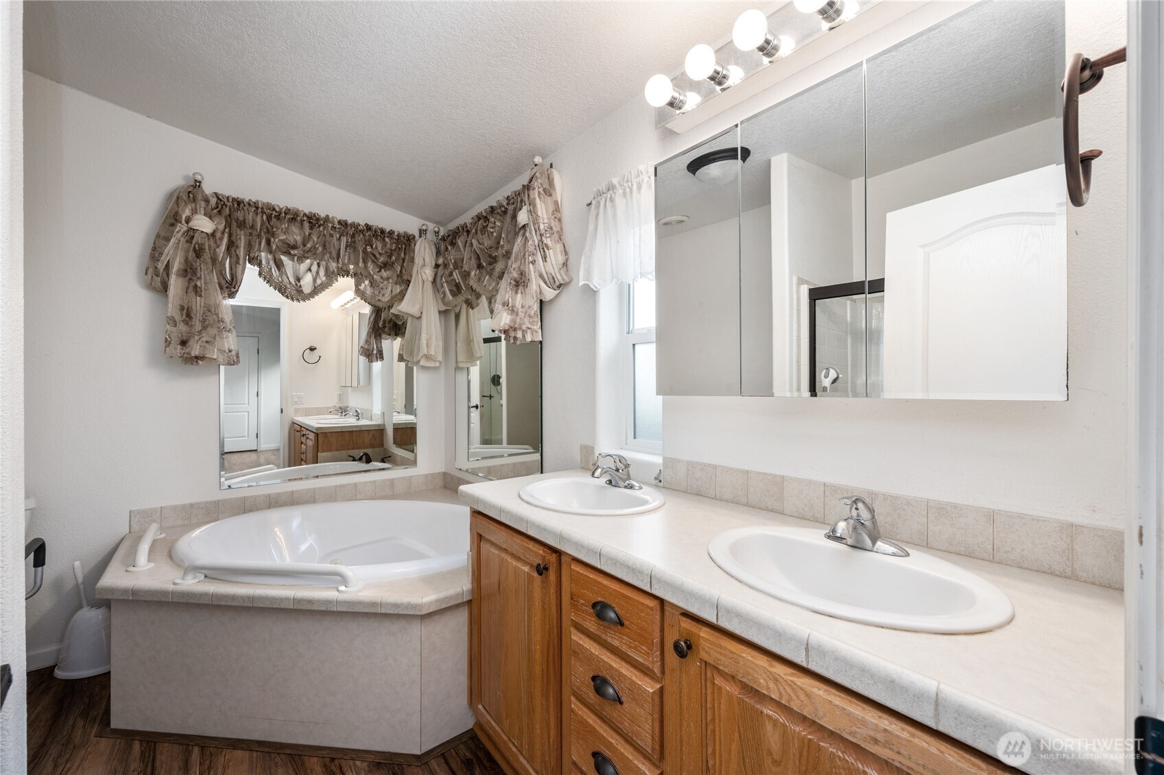 6350 Portal Way 22 Property Photo 10