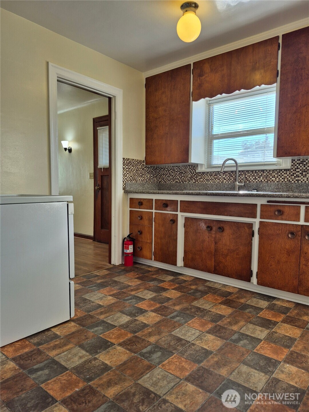 810 High Avenue Property Photo 7
