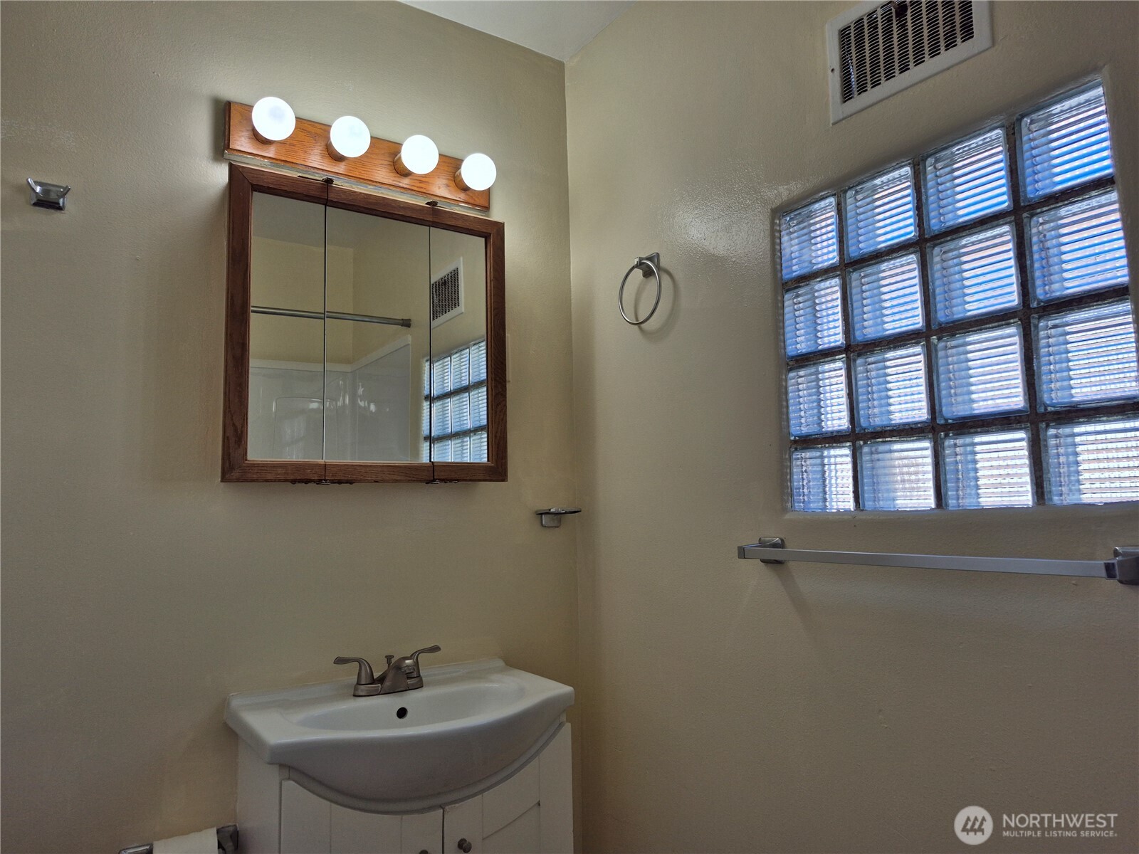 810 High Avenue Property Photo 14