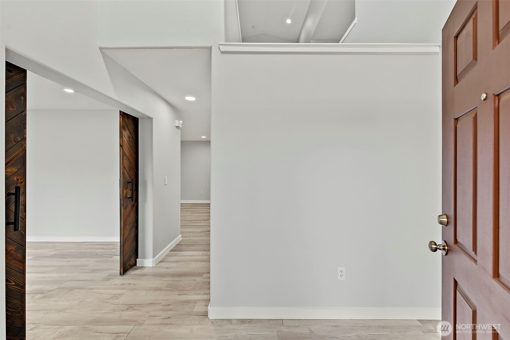 6970 Axis Street Property Photo 4