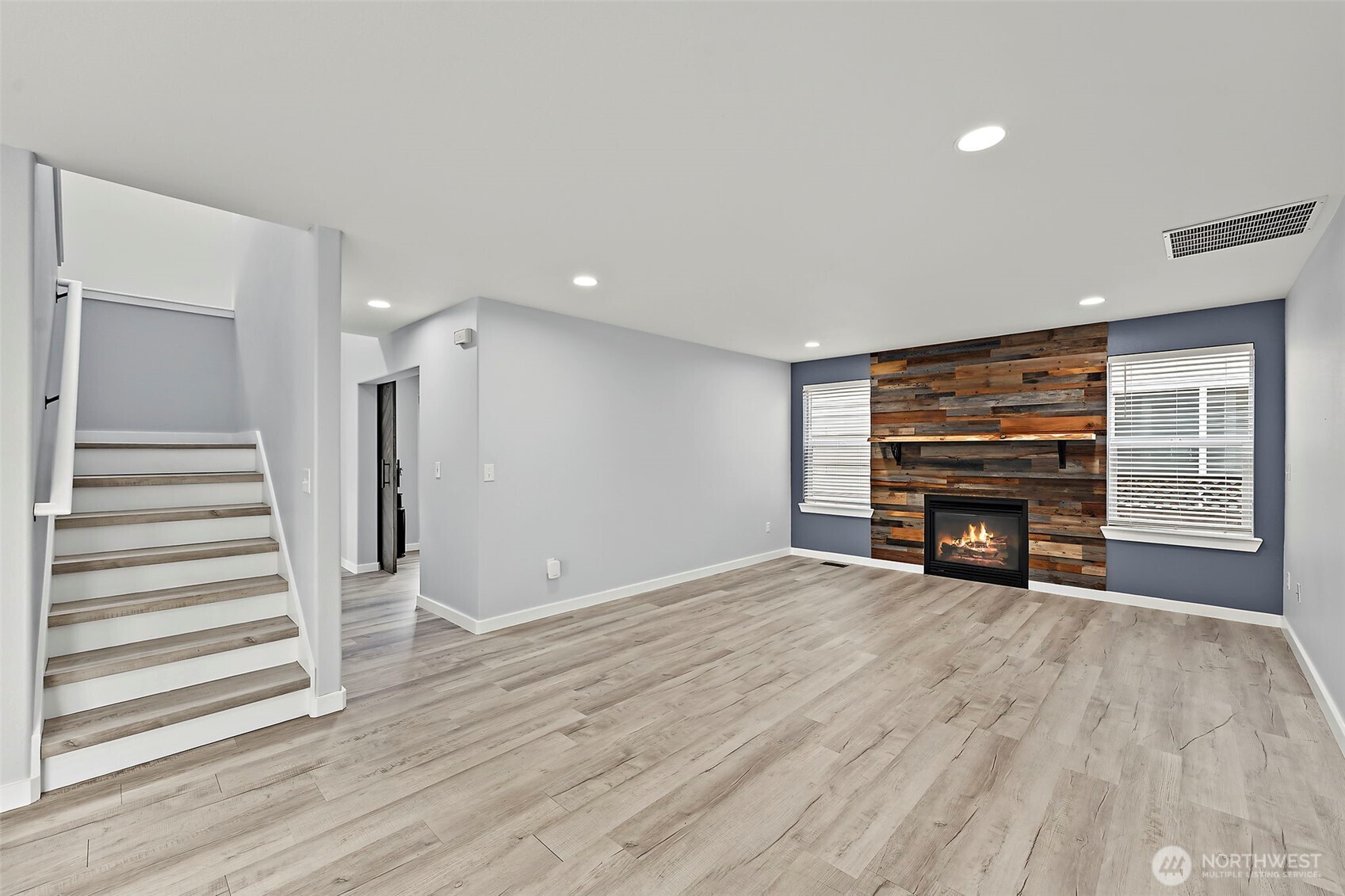 6970 Axis Street Property Photo 15