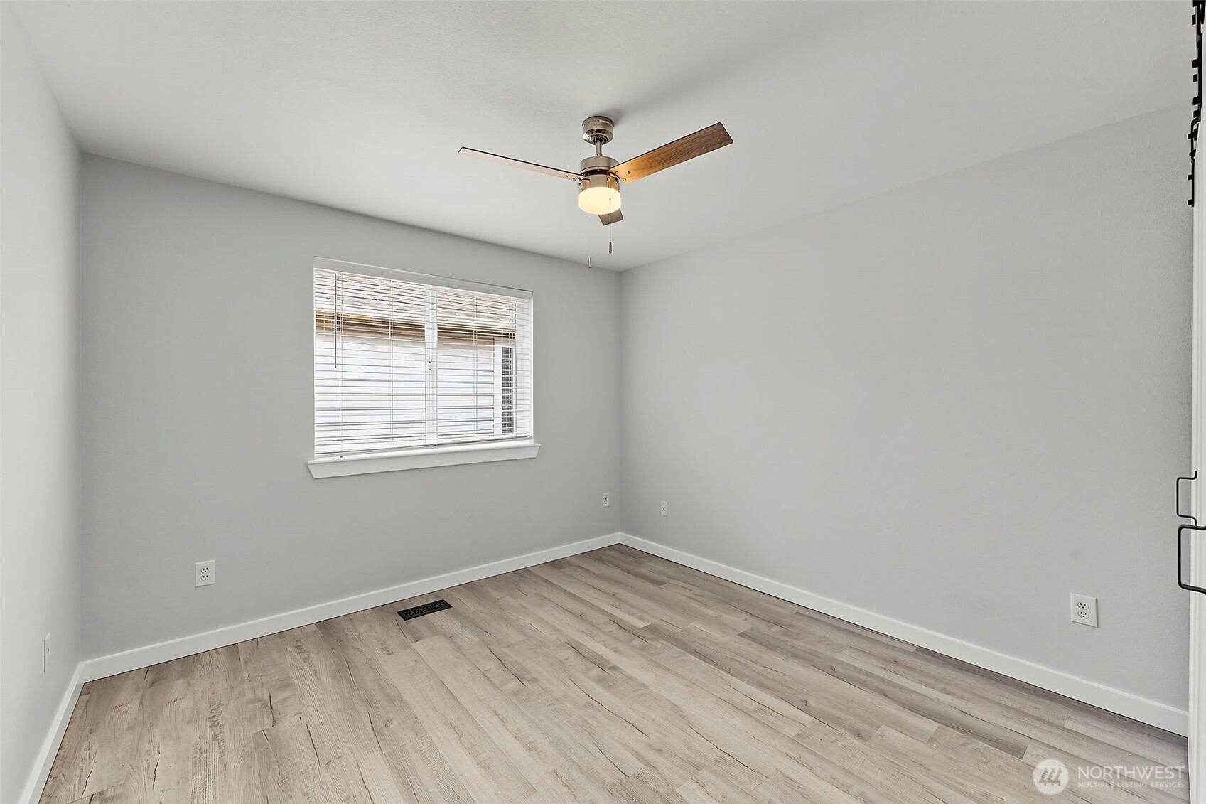 6970 Axis Street Property Photo 21