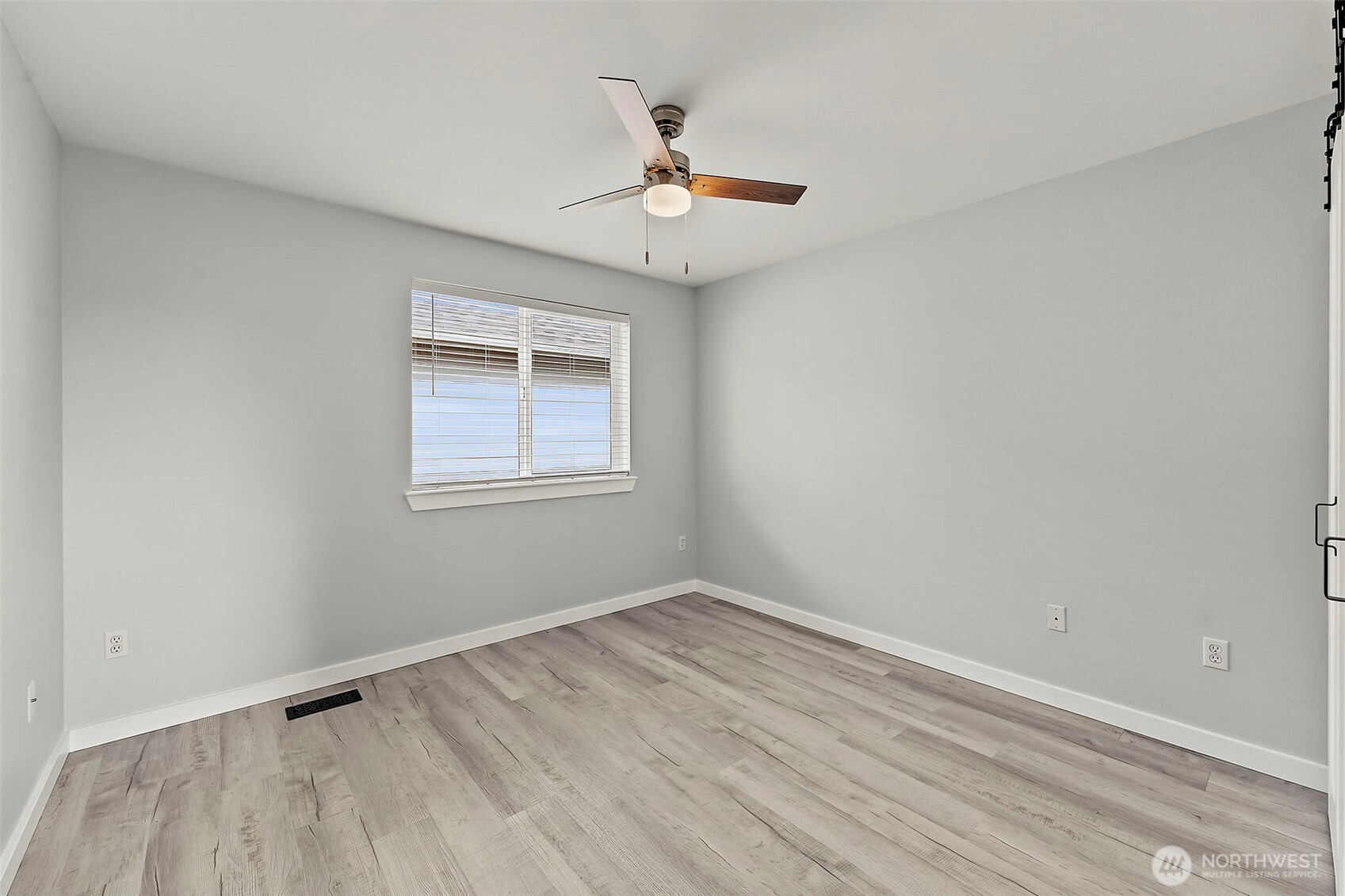 6970 Axis Street Property Photo 29