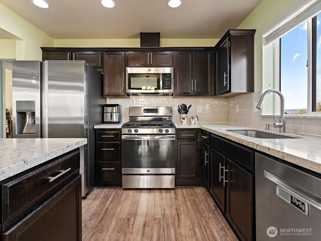 7123 18th Place Property Photo 8