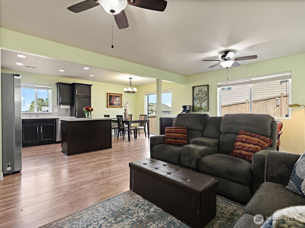 7123 18th Place Property Photo 10