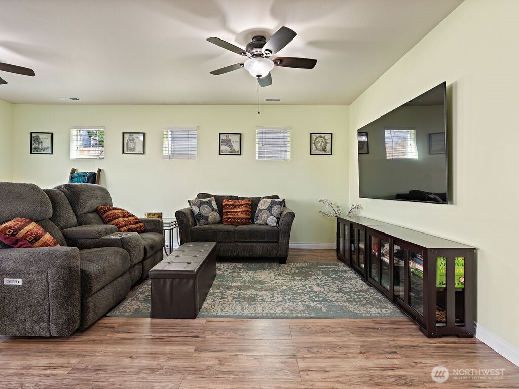 7123 18th Place Property Photo 11