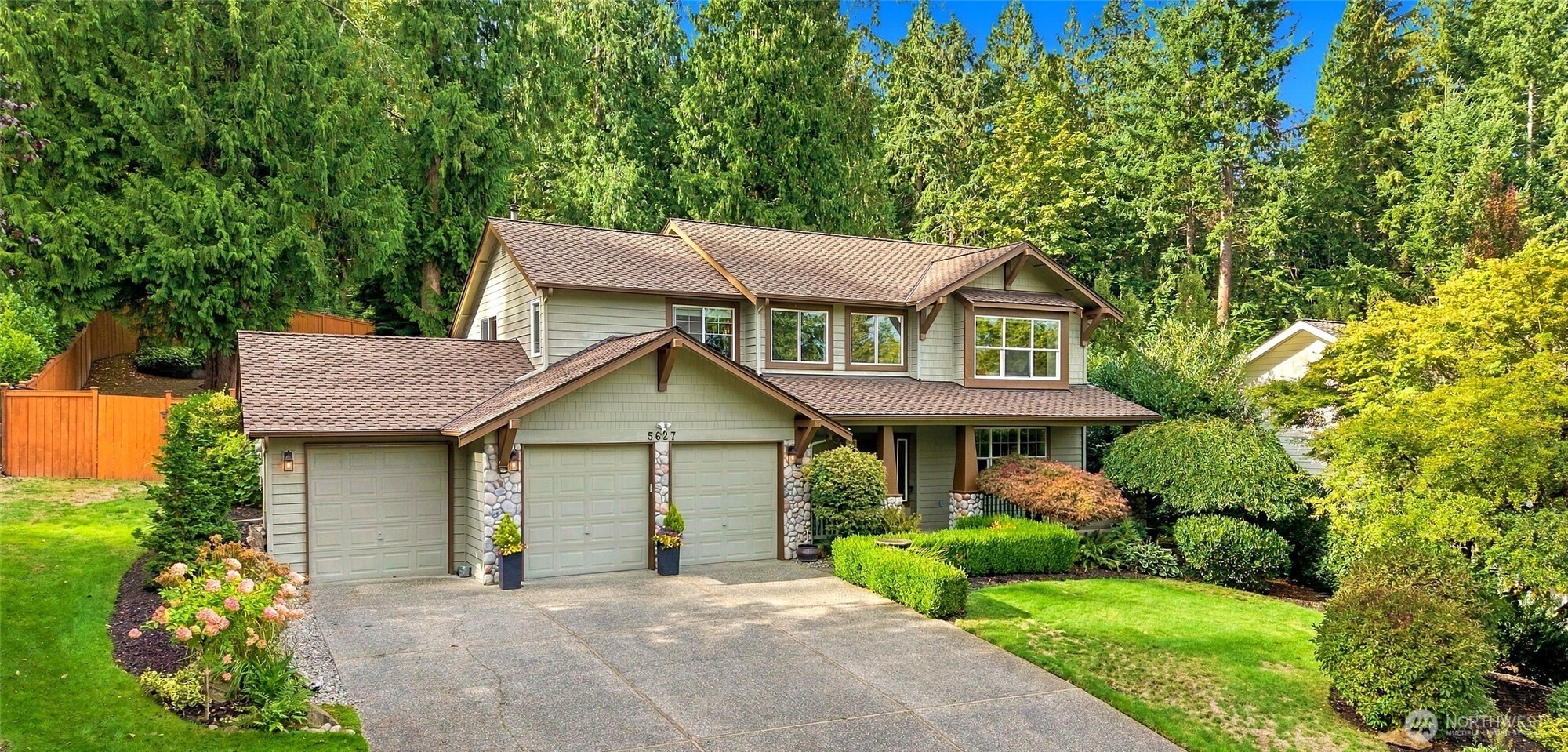 5627 193rd Place Property Photo 1