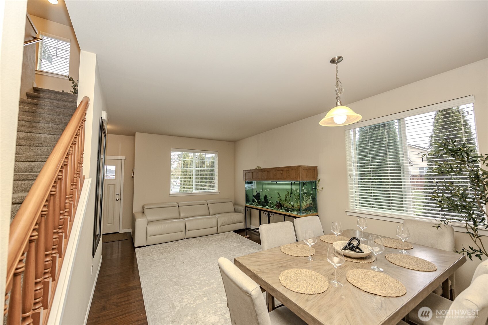 1737 Hillcrest Loop Property Photo 6