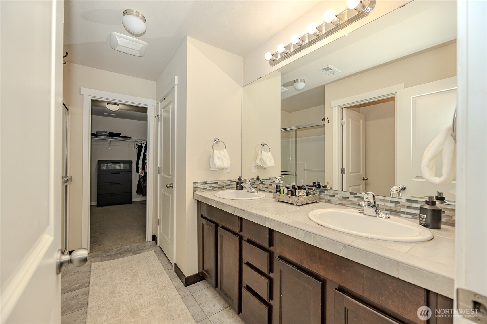 1737 Hillcrest Loop Property Photo 17