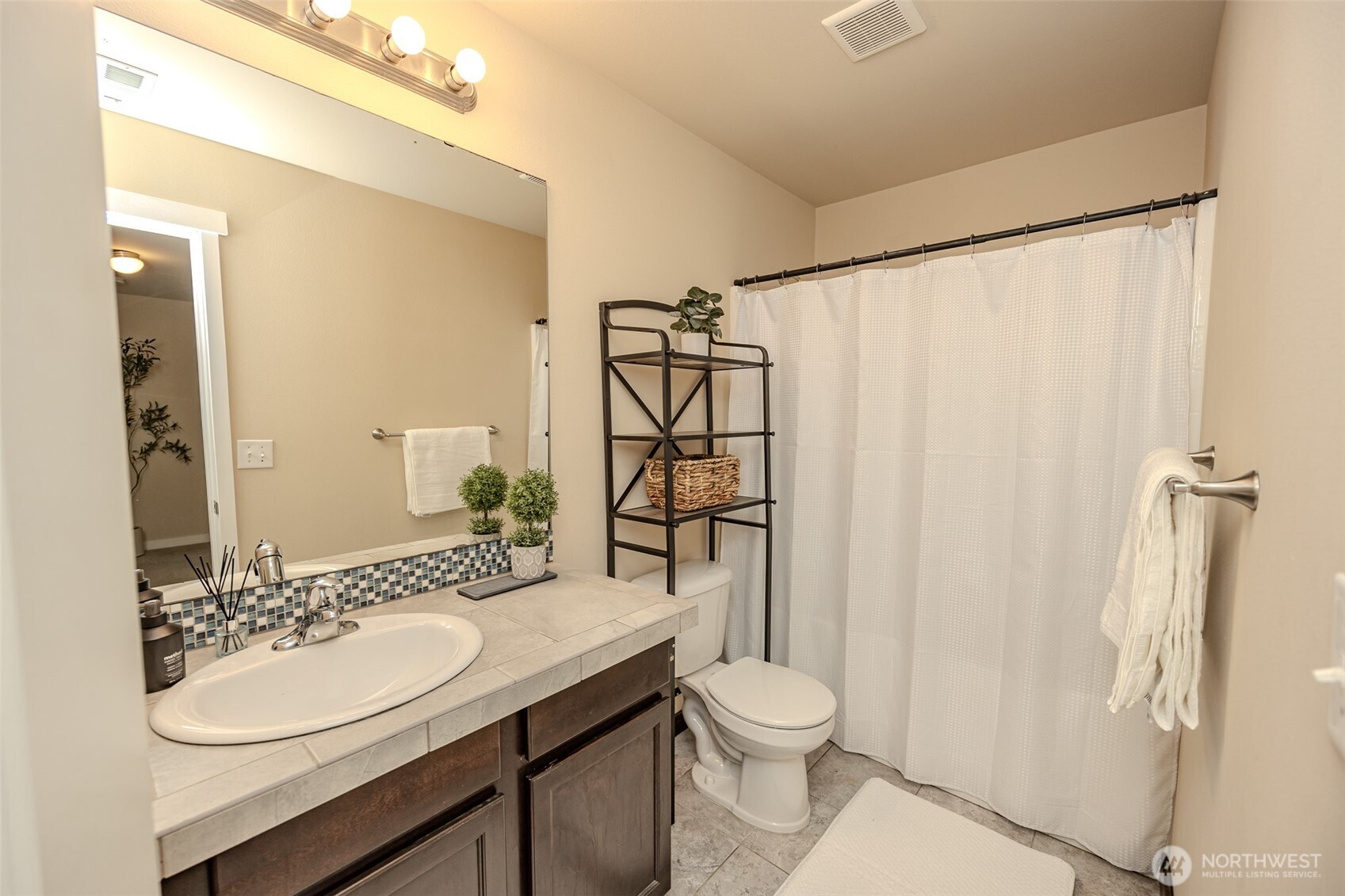 1737 Hillcrest Loop Property Photo 22