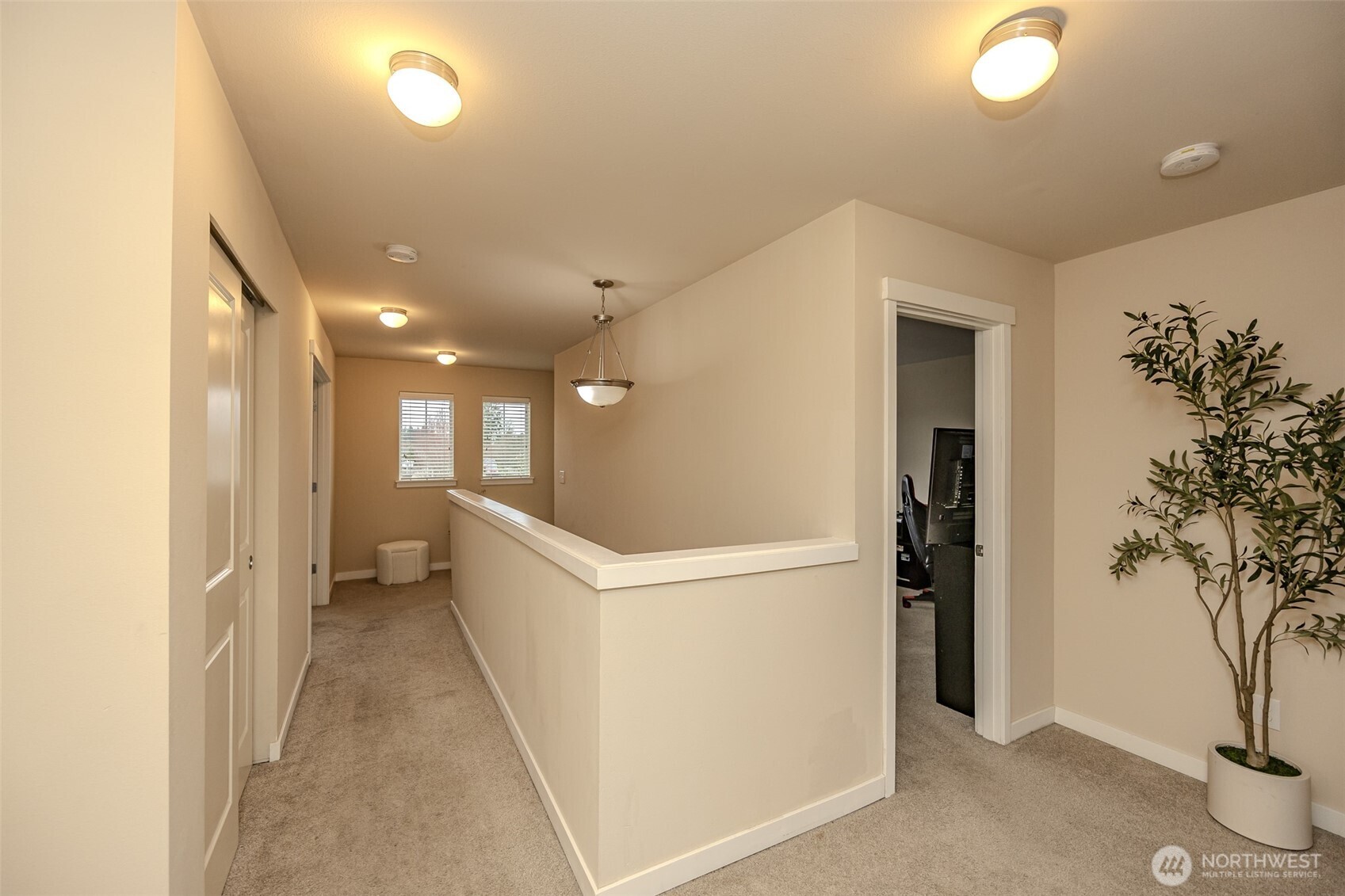 1737 Hillcrest Loop Property Photo 23
