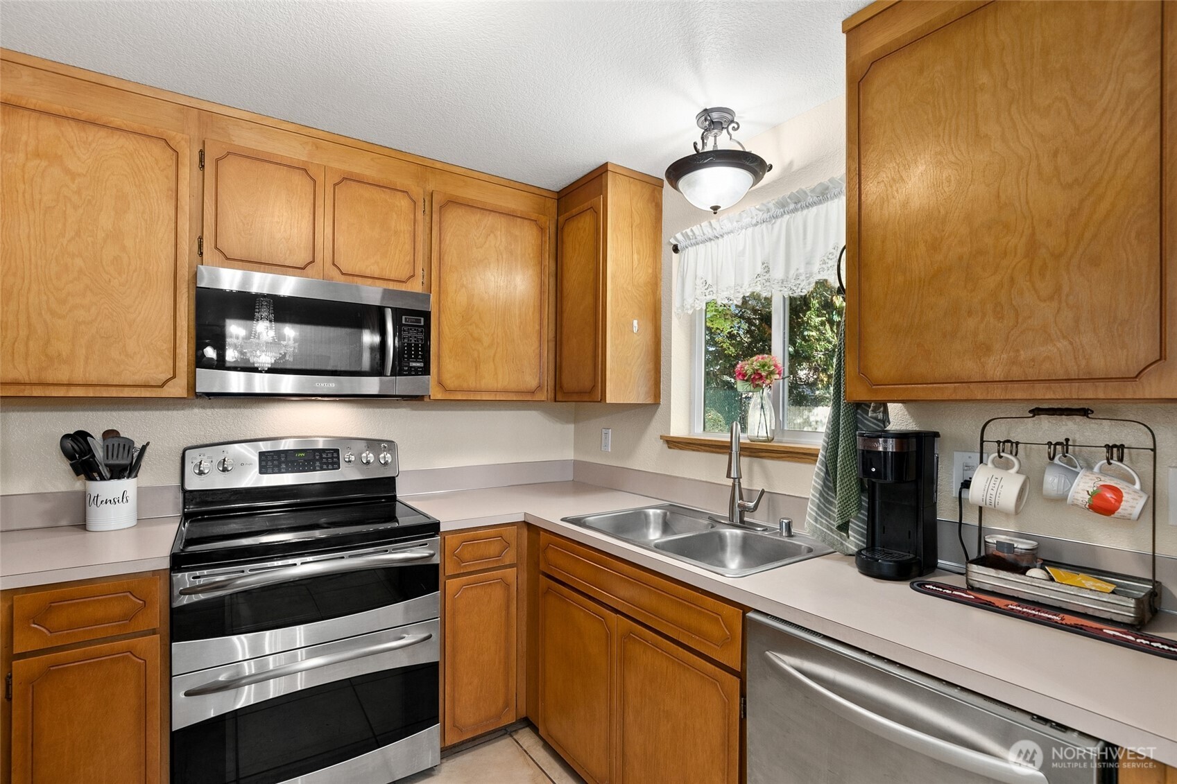 8603 158th Street Property Photo 10