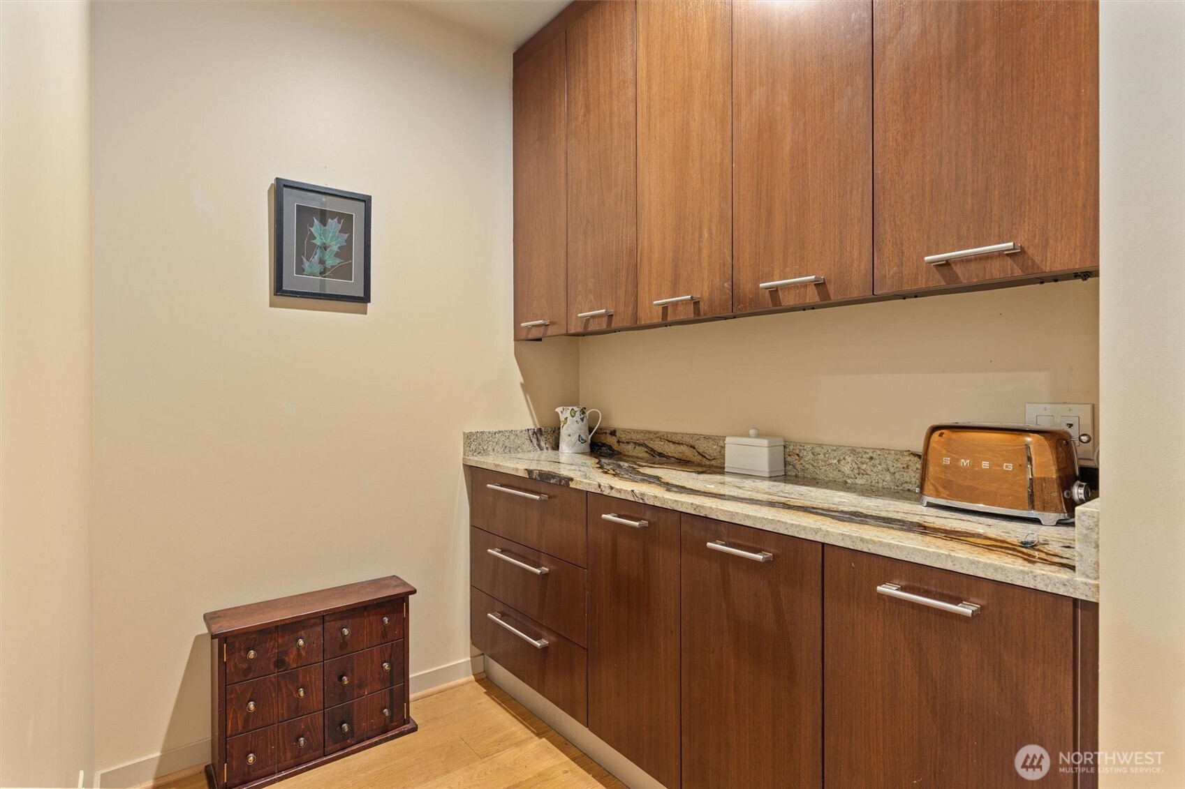 631 Market Street 401 Property Photo 4