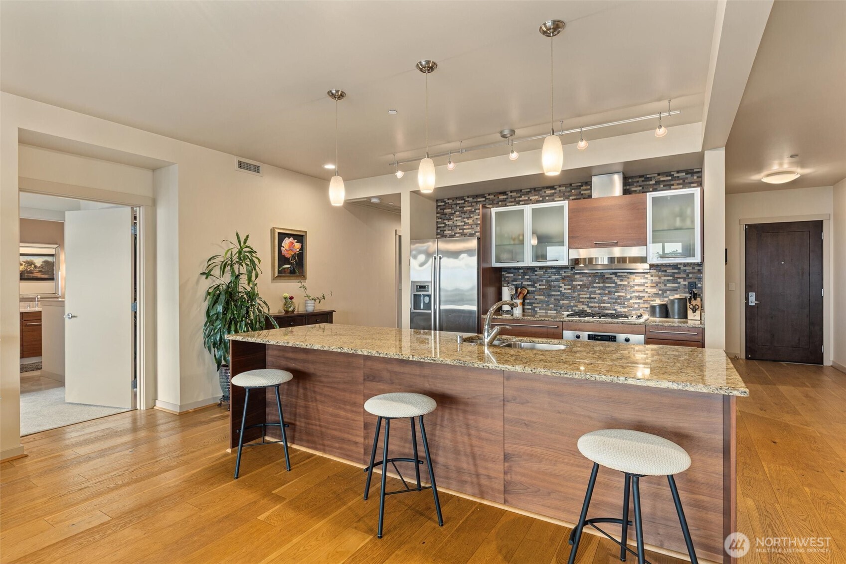 631 Market Street 401 Property Photo 9