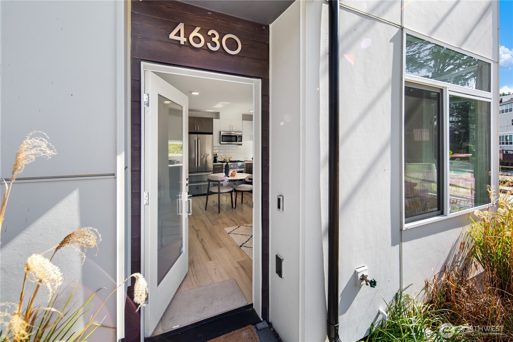 4630 Linden Avenue Property Photo 1