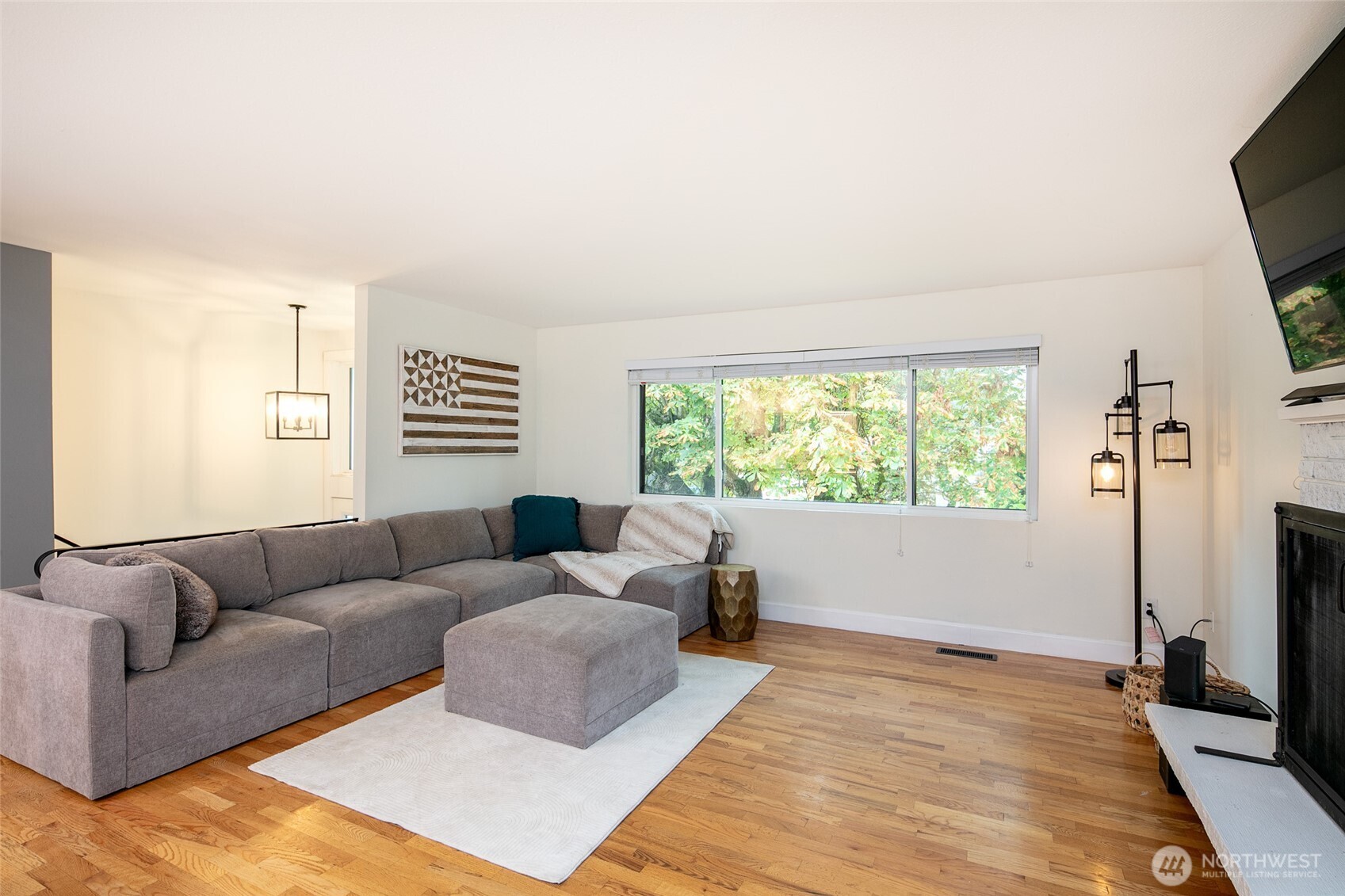 18910 71st Avenue Property Photo 6