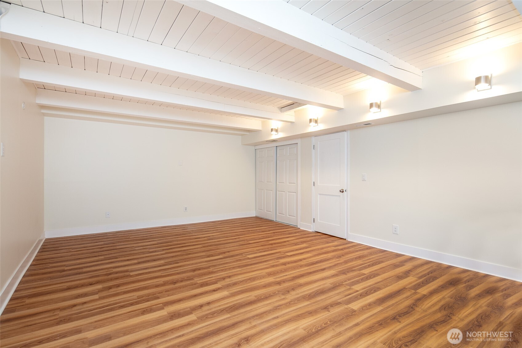 18910 71st Avenue Property Photo 11