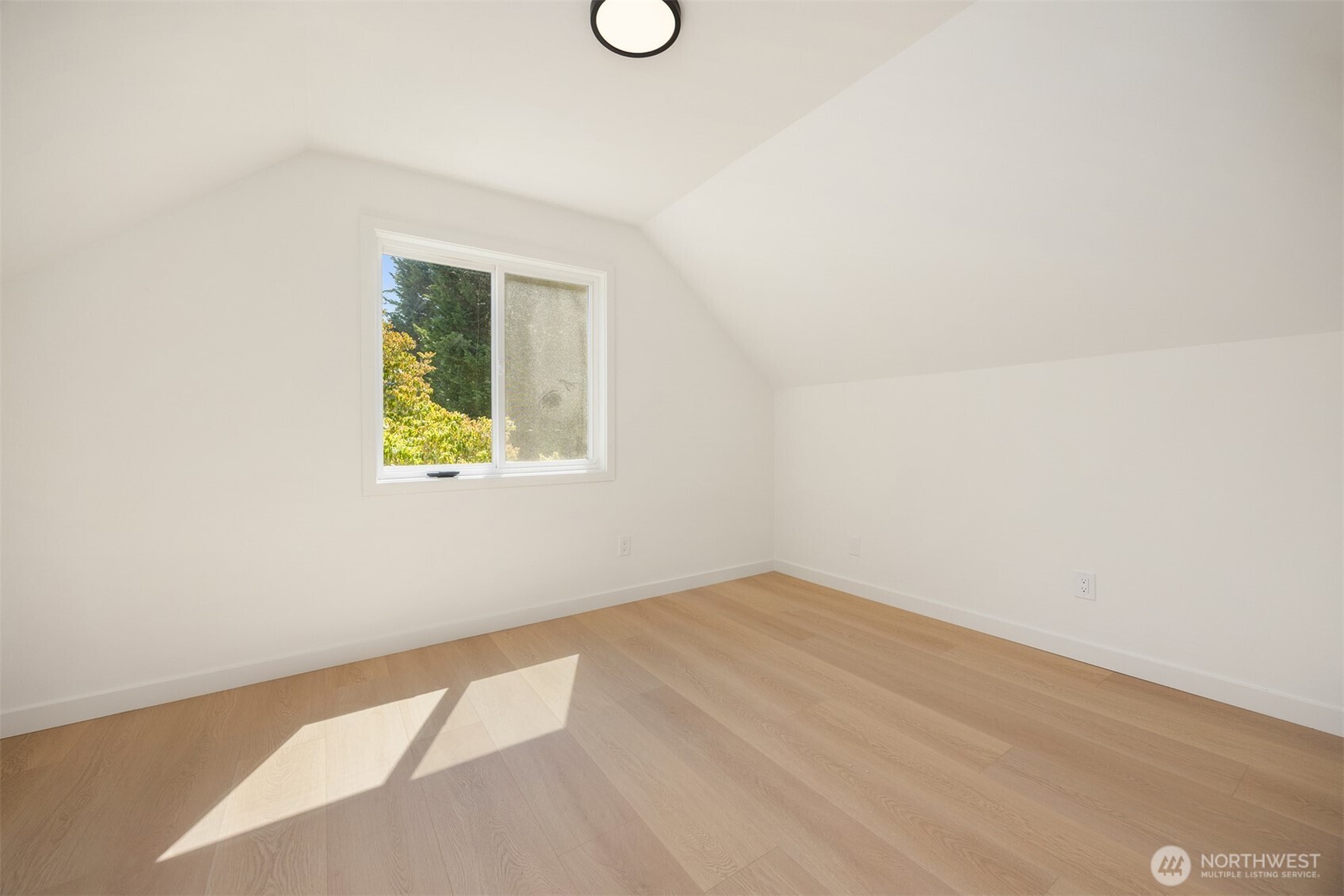 14205 77th Avenue Property Photo 6